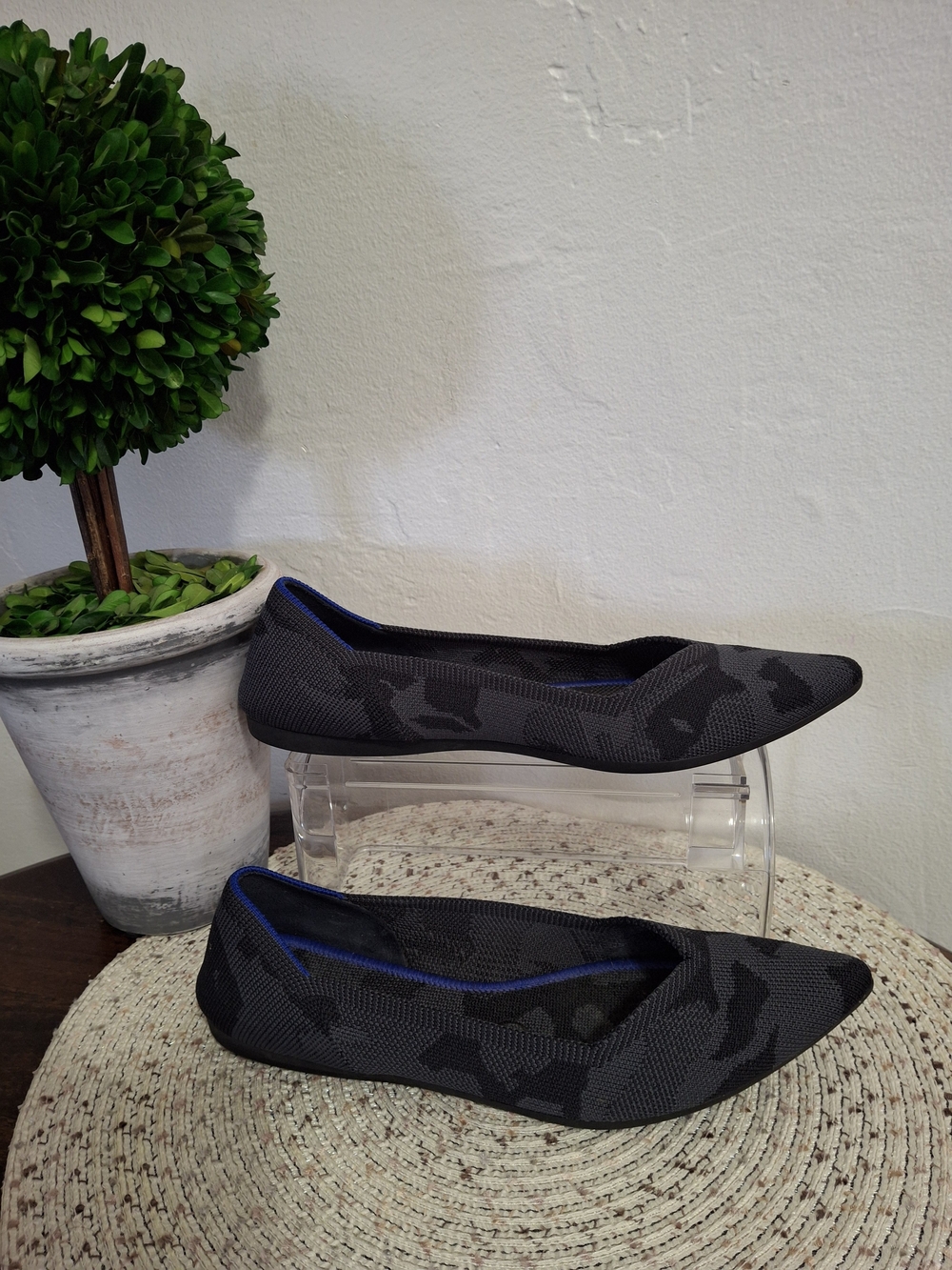 Rothy's Pointed Knit Flats in Charcoal with Blue Trim Size 7.5.